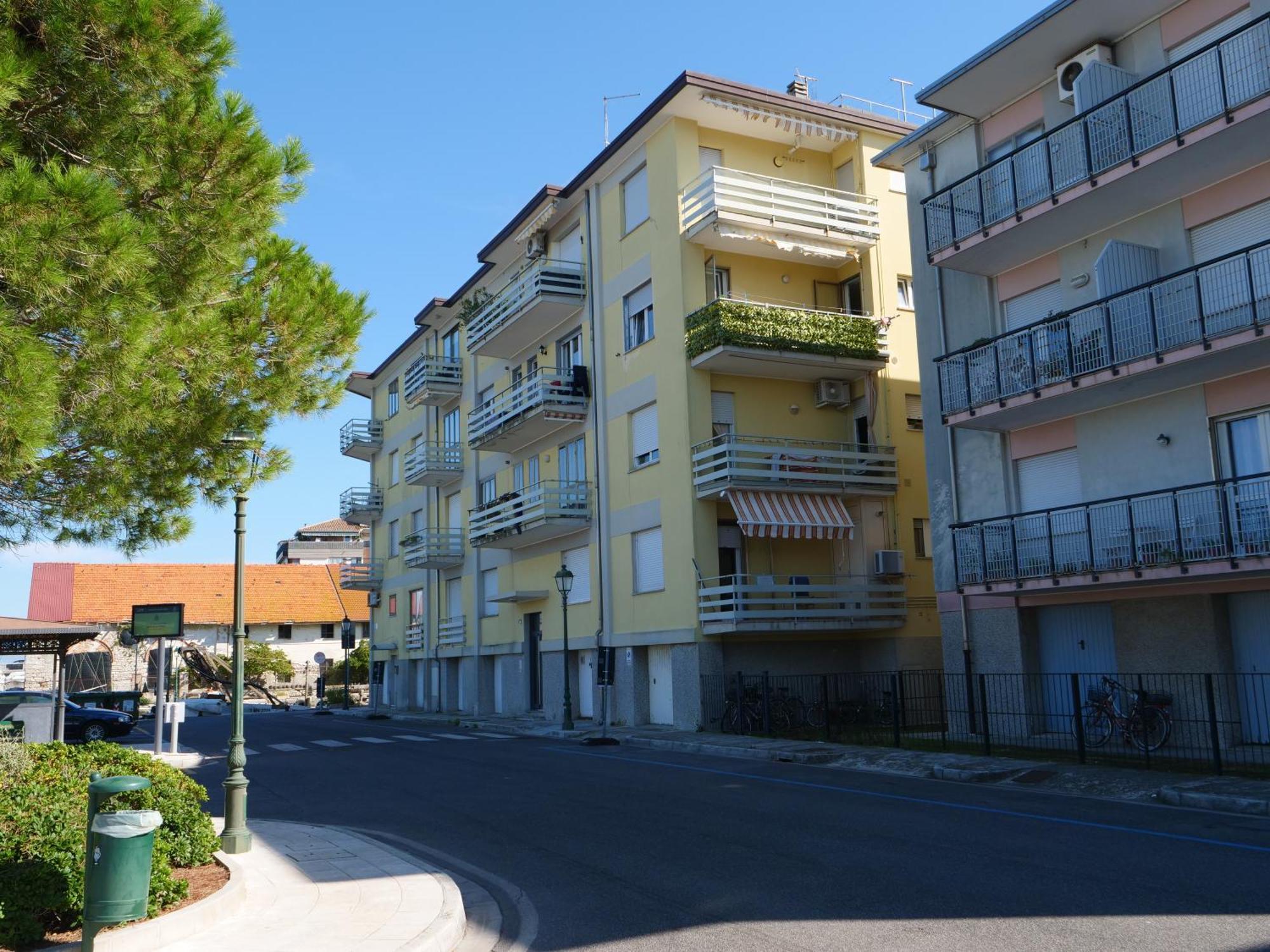 Fiore Di Mare - Delizioso Bilocale Con Posto Auto Vicino Al Porto Grado Exterior photo